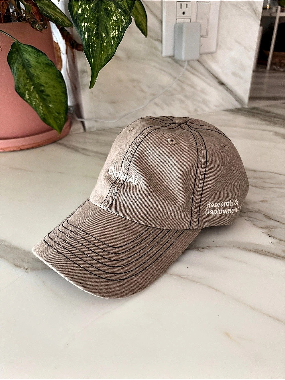 Oura Baseball Cap in Brown Like New